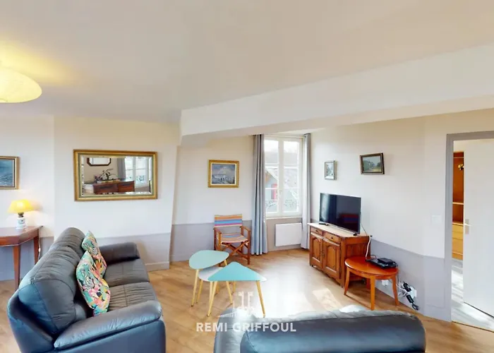 Duplex Traversiere Spacious 100m From The Port 4 Guests شقة *